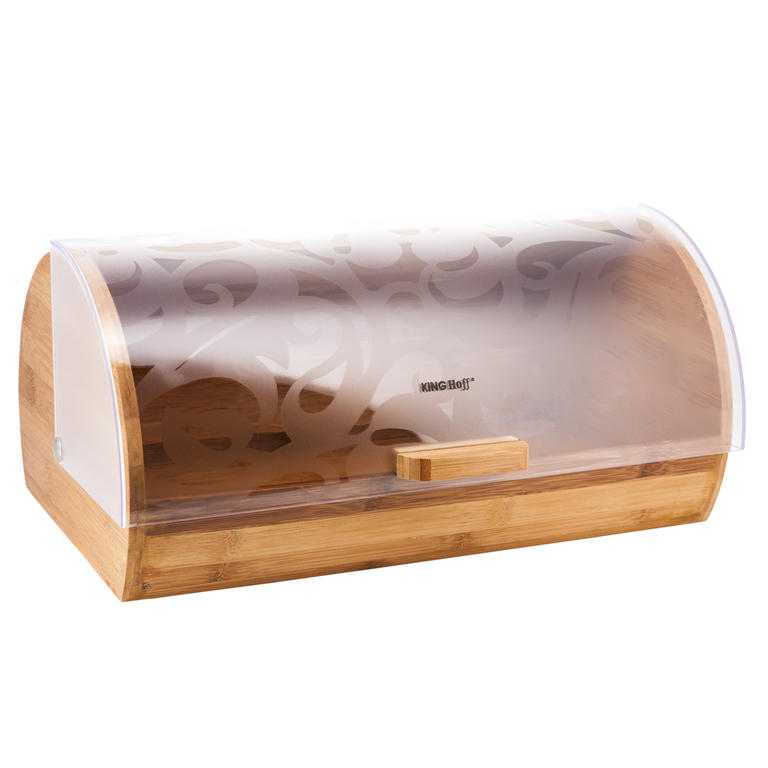Dřevěný chlebník se zdobenými dvířky