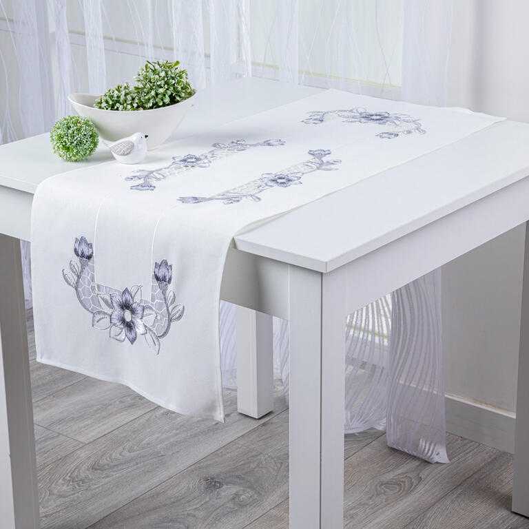 Běhoun ubrus s výšivkou ŠEDÉ KVĚTY 40 x 110 cm