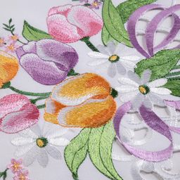 Středový ubrus s výšivkou BAREVNÉ TULIPÁNY 85 x 85 cm - galerie #3