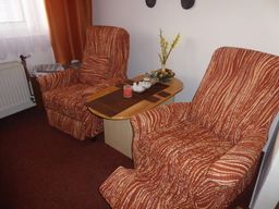 trojkřeslo s dřevěnými rukojeťmi (š. 150 - 200 cm) - galerie #8