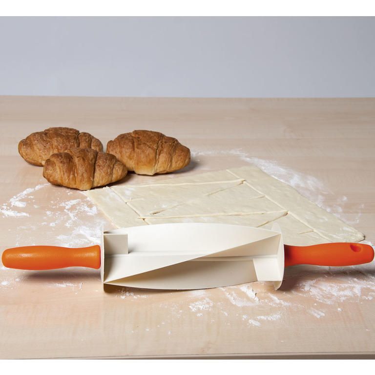Váleček na přípravu croissantů