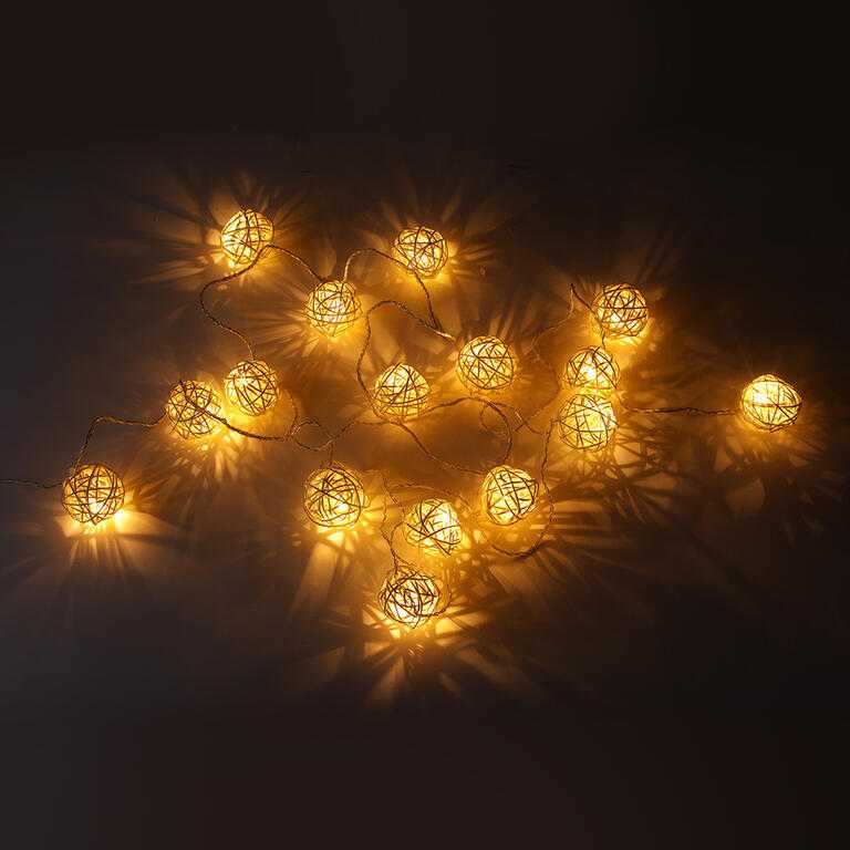 Světelný řetěz KOULE 16 LED, 3 m - galerie #1
