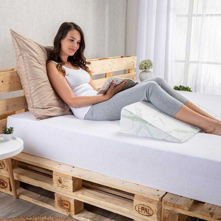 Klínový podhlavník BAMBOO Comfort 80 x 38 cm - galerie #7