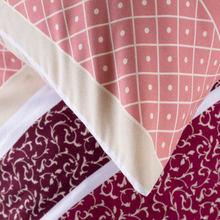 Ložní rodinná souprava z mikrovlákna SAMANTA s prostěradly a povlaky na polštářky, 8dílná - galerie #2