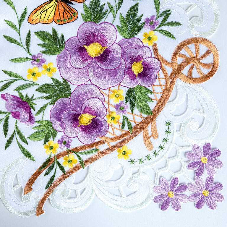 Vyšívaný středový ubrus MOTÝLI 85 x 85 cm - galerie #2