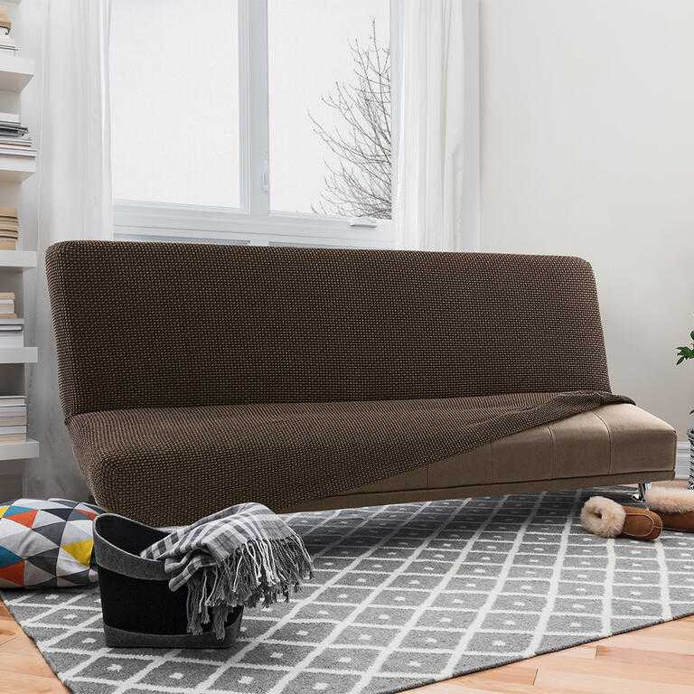 dvojkřeslo s dřevěnými rukojeťmi (š. 130 - 160 cm)