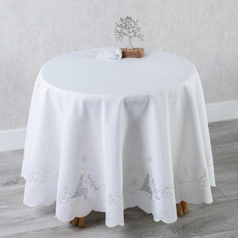 Vánoční kulatý ubrus Bílý stromeček  pr. 150 cm