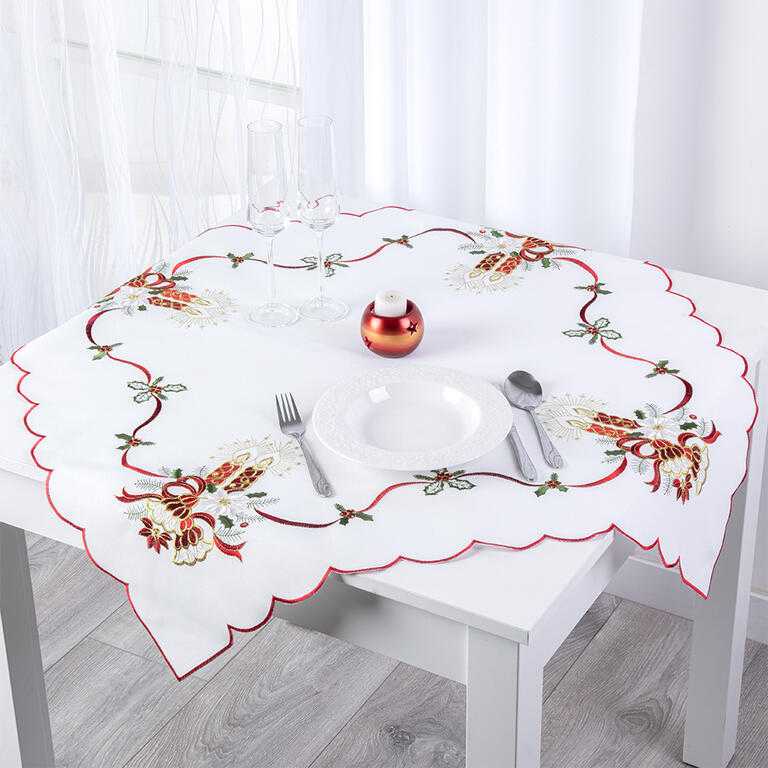 Vianočný stredový obrus s výšivkou SVIECA 85 x 85 cm